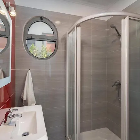 Atlantic Sunrise By ヴィラ *